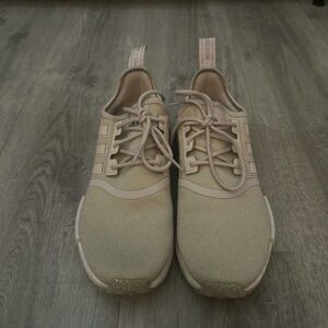 adidas Women’s Beige/Tan Casual Sneakers